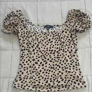 Lulu's Beige Leopard Print Top with Black Dalmatian Spot Puff Short Sleeves XS